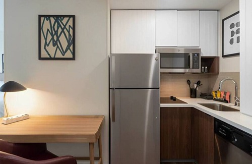 Flowood House | Stylish & Spacious Suite w/ Fully Equipped Kitchen