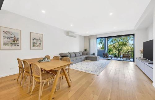 Clayton House | Stylish Three-Story Getaway with Balcony - Clayton