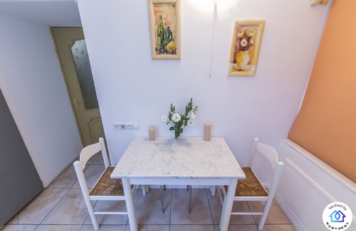 Afanasivsʹkyy Yar House | STYLISH APARTMENT CLOSE TO THE OPERA THEATER