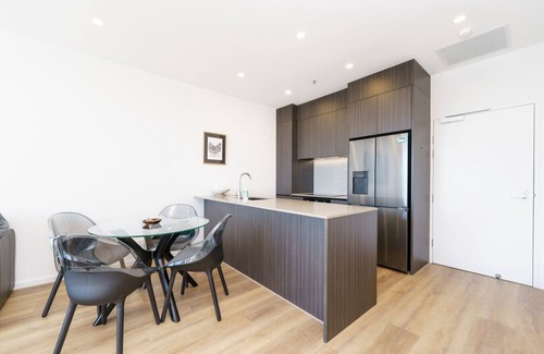 Manuka Apartment | Stylish Urban Apartment Close to Manuka