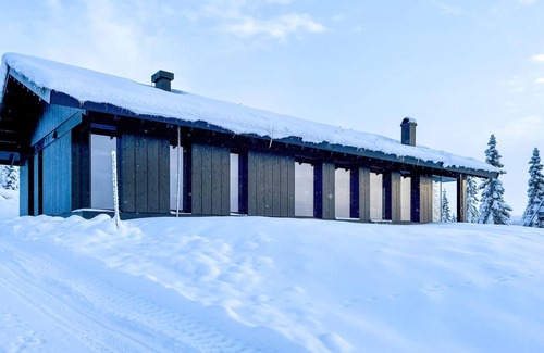 Gran House | Stylish vacation home on Lygna with spectacular views.