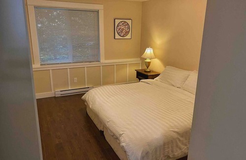 Chemainus Bed & Breakfast | Stylish West Coast King Suite B&B