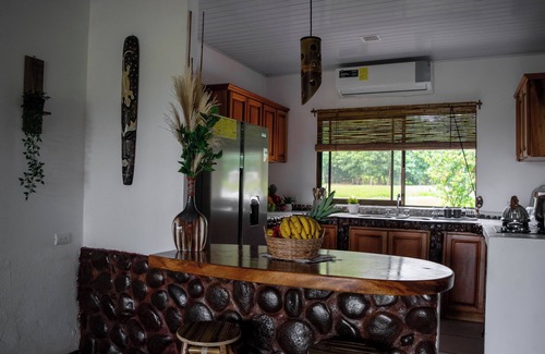 Savegre House | Stylish with Beach Access - Hot TUB & Table Tennis