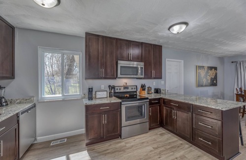 Indianapolis House | Stylishly Renovated 3BR Conveniently Located - Butler, Marion, BRIPP & Downtown