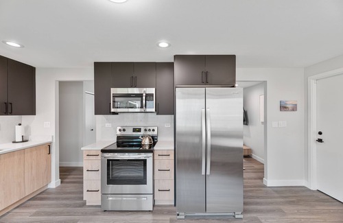 Wasco House | Suburban FAB