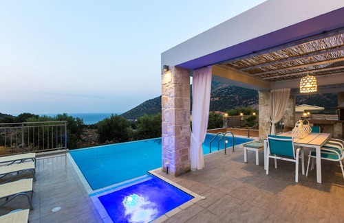 Bali Villa | Sugar Villa, an exquisite summer retreat with spa whirlpool & sea views
