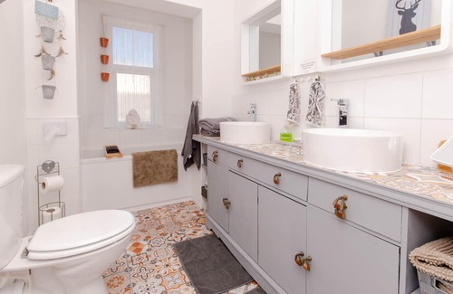 Largs Cottage | Sugarpop cottage