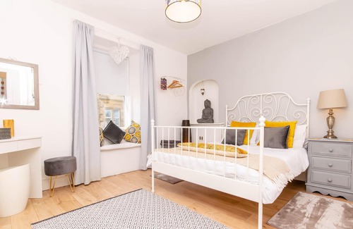 Largs Cottage | Sugarpop cottage