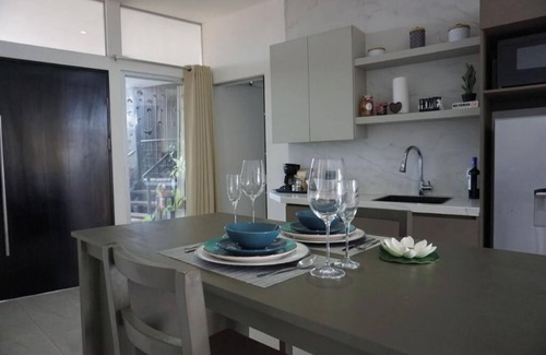 Manuel Antonio Apartment | Suite 1 - 4 Hotel VOS 4 Pool Level Suites