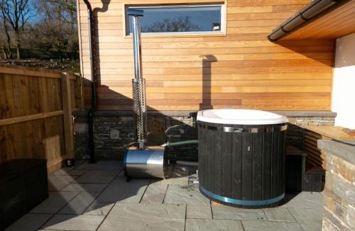 Pen-y-cae Apartment | Suite 10 - Sleeping Giant Hotel - Pen Y Cae Inn