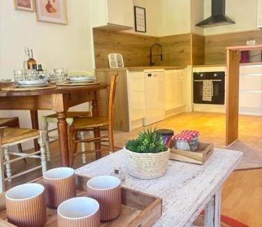 Aubenas Apartment | Suite Aubenas centre - château