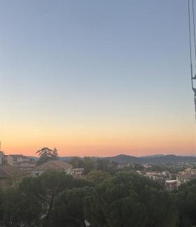 Aubenas Apartment | Suite Aubenas centre - château