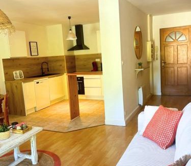 Aubenas Apartment | Suite Aubenas centre - château