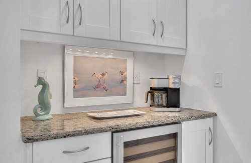 Barrier Island Condo | Suite by Beach | Waterfront | Lago Key One