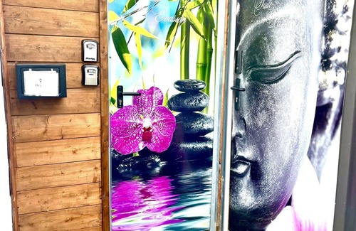 Neuf-Mesnil Apartment | Suite Evasion-Apartment-Suite-Whirlpool bath-No view