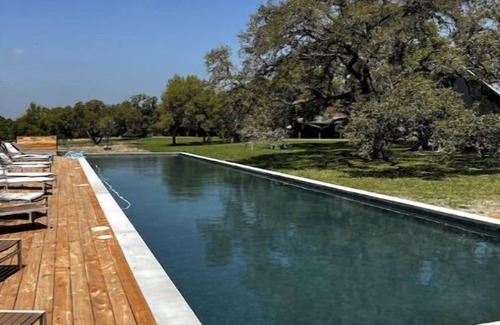 Round Top Apartment | Suite II @ Oakbones Round Top
