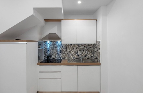 Bomerano Apartment | Suite La Primula with Mountain View, Wi-Fi and Air Conditioning