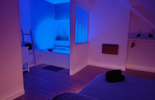 Chatel-Guyon Apartment | Suite romantique - jacuzzi privé, Wi-Fi & Netflix à Châtel