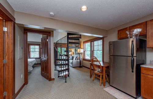 Thayerville Apartment | Suites at Silver Tree: A318 One Bedroom & Loft Standard View