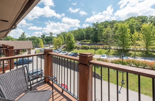 Thayerville Apartment | Suites at Silver Tree: A318 One Bedroom & Loft Standard View