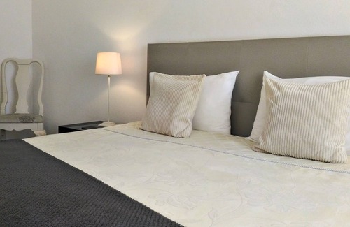 Lagos City Center Bed & Breakfast | Suites Inn Lagos