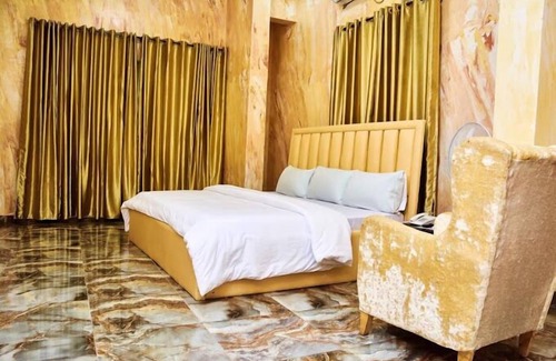 Epetu Hotel | Sulerious Lakeside Hotel