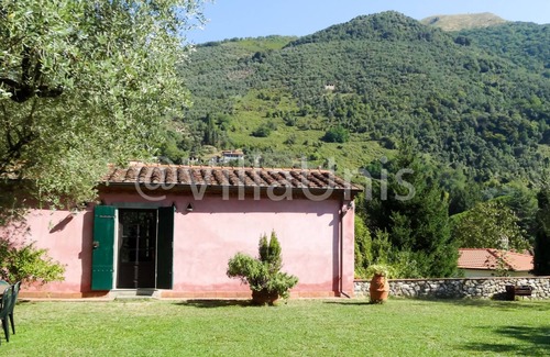 Nocchi Villa | Summer residence for 22 with pool and gardens