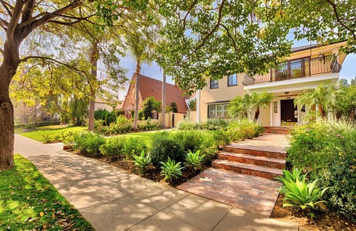 Los Feliz House | SUMMER SALE - Magnificent Hollywood Hills HtdPool Residence in Celebrity Enclave