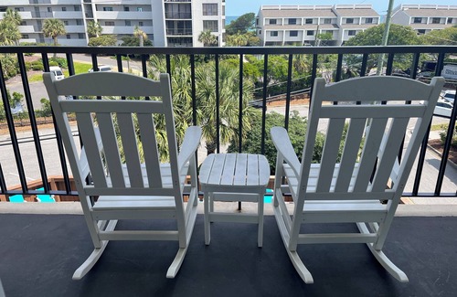 Wrightsville Beach Condo | Summer Sands Dog Daze of Summer Room 306