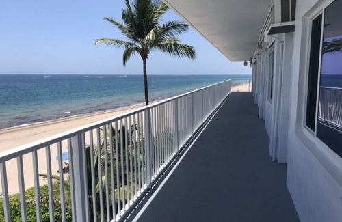 Lauderdale-by-the-Sea Apartment | Summer Special-Ocean front with AMAZING Ocean view