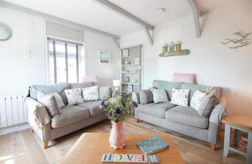 St. Mawes House | Summers Beach View