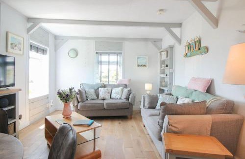 St. Mawes House | Summers Beach View