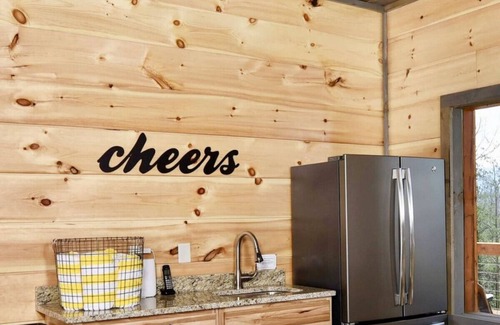 Gatlinburg - Pigeon Forge Apartment | Summit Castle: 3.5 Acres, Theater, Fire Pit, Game Rm, 2x Appliances, Yards, EV