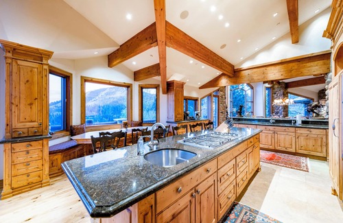 Deer Valley Cabin | Summit View Lodge- Ski In/Out Access to Deer Valley. Deer Crest Community 🏔⛷n