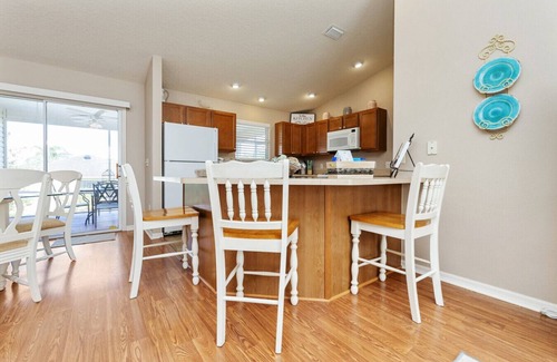 Fruitland Park House | Sumter Landing Mercer Retreat (Amelia)