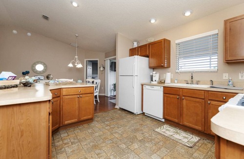 Fruitland Park House | Sumter Landing Mercer Retreat (Amelia)