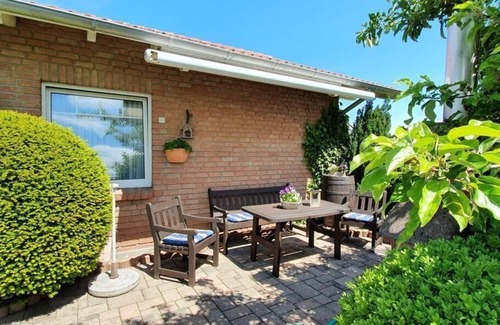 Vorden House | Sun-drenched holiday home with conservatory