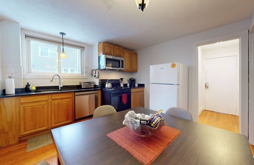 Brookline Apartment | Sun-filled 1 bed, 1 bath in Brookline Village