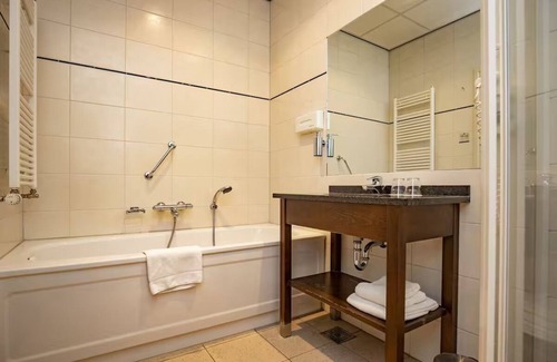 Zon en Schild Hotel | Sun-Filled Escape with Free Parking, Garden Picnic Spot & Cycling Paths