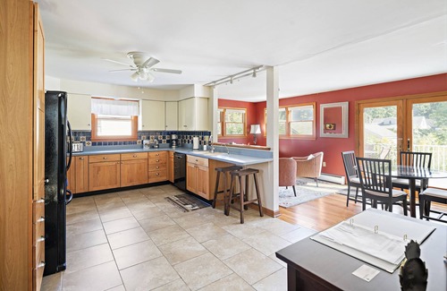 Lenox Dale House | Sun Filled Lenox Retreat-Minutes to Tanglewood