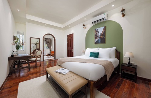 Yen Phu Villa | Sun-kissed Anamoi Villa near Westlake with Jacuzzi - 6 bedrooms available