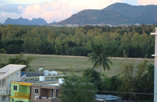Wolmar Apartment | Sun Plaza Studio ,Modern 1st Floor accommodation ,Flic en flac Beach Resort