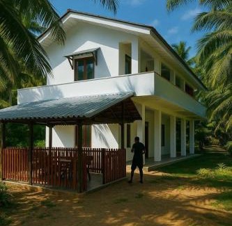 Kahandamodara Hotel | Sun Ray Beach Villa