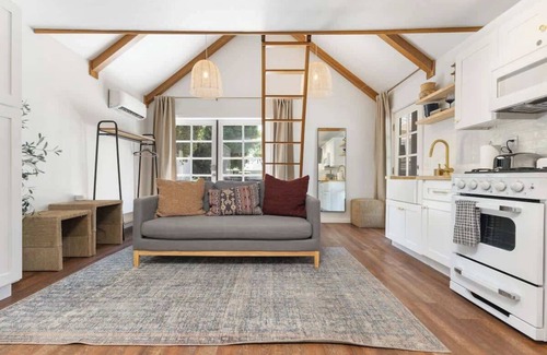 Visalia House | Sun Suite dtwn w/pool, spa, near Nat'l Parks