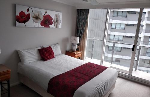 Main Beach Resort | Sunbird Beach Resort Gold Coast