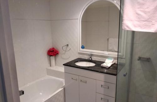 Main Beach Resort | Sunbird Beach Resort Gold Coast