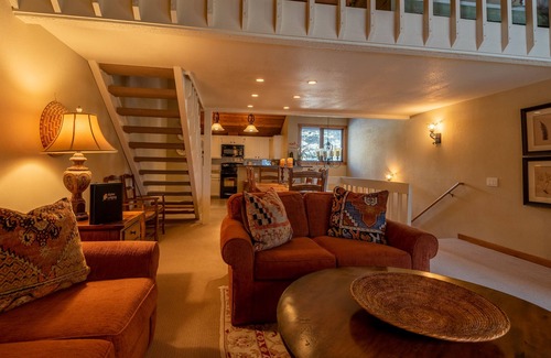 Elkhorn Village Condo | Sunburst Condo 2726 - Tri-Level with Spacious Kitchen and Hot Tub Onsite