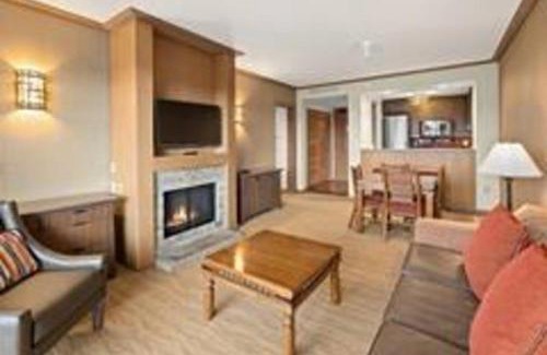 Cle Elum Hotel | Suncadia Resort Luxury Suite with Amazing Mountain Views