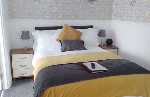Bridlington Old Town Bed & Breakfast | Sunflower Lodge