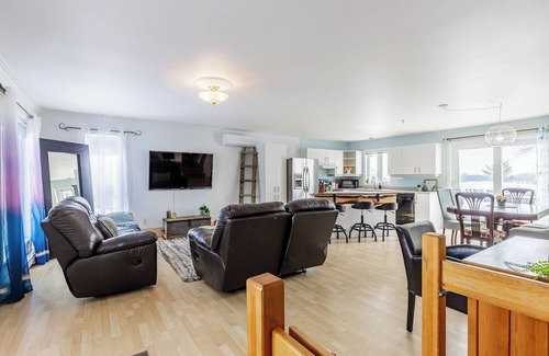 Mauricie House | Sunflower Ranch + RV: Spa, Rivers & Enchanted Forest